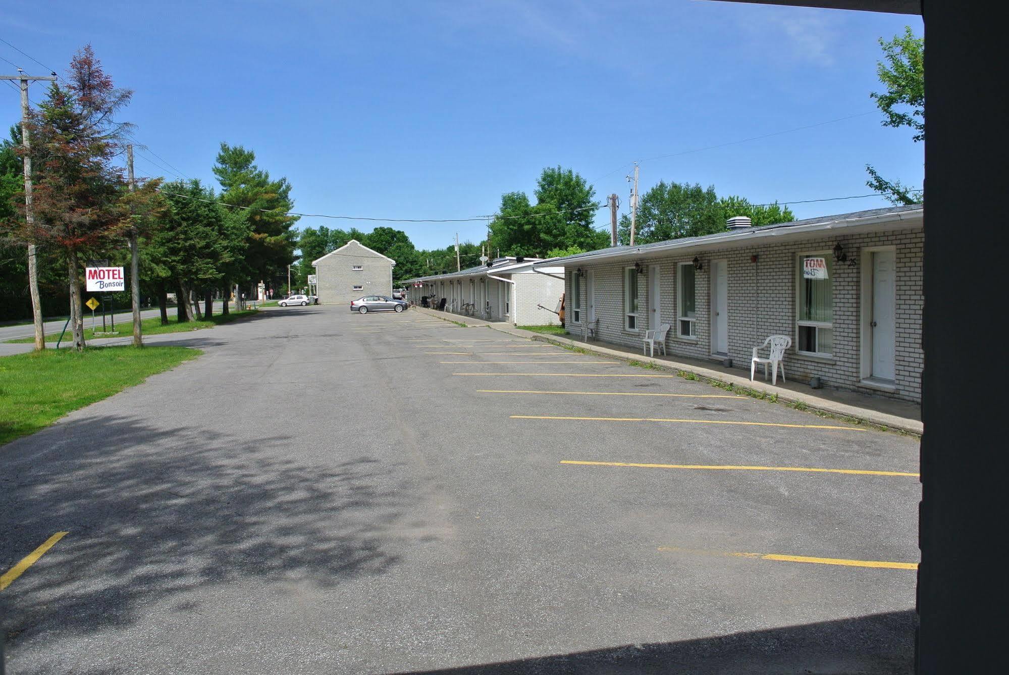 Motel Bonsoir Joliette Exterior foto